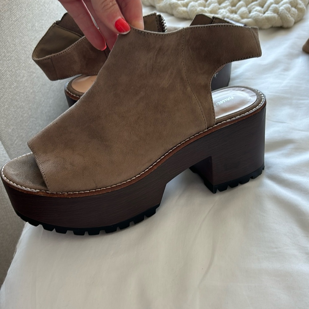 Wedge shoes
